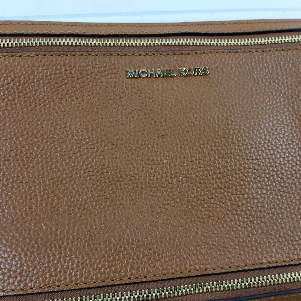 Michael Kors MK Pebbled Leather Double Zip Pouch Wristlet Clutch Wallet